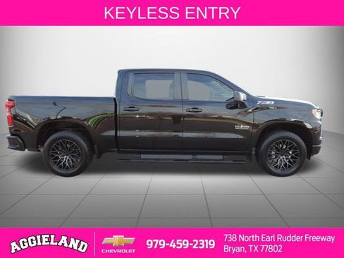 Used 2022 Chevrolet Silverado 1500 RST image 2