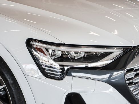 Used 2024 Audi Q8 e-tron Premium Plus w/ Premium Plus Package image 29