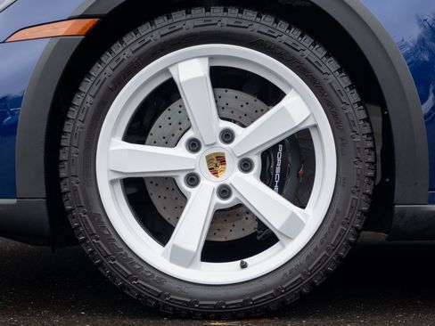 Certified 2024 Porsche 911 Dakar image 12