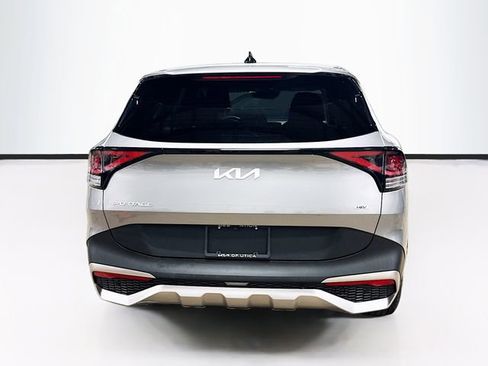 Used 2023 Kia Sportage LX AWD/4WD image 6