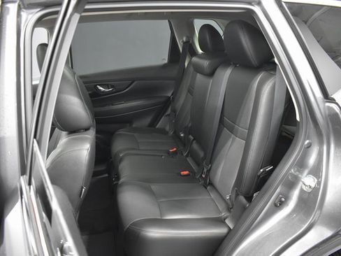 Used 2020 Nissan Rogue SL w/ Premium Package image 33