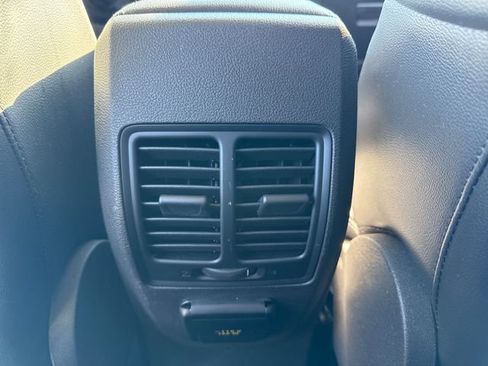 Used 2017 Ford Escape Titanium FWD image 22