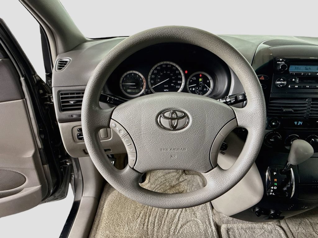 Used 2005 Toyota Sienna LE w/ LE Pkg 6 FWD image 11