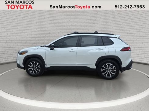 Used 2026 Toyota Corolla Cross SE image 8