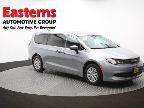 Used 2021 Chrysler Voyager L FWD image 47