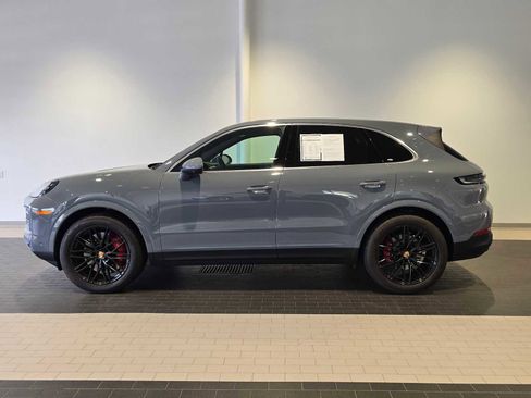 Used 2024 Porsche Cayenne S image 2