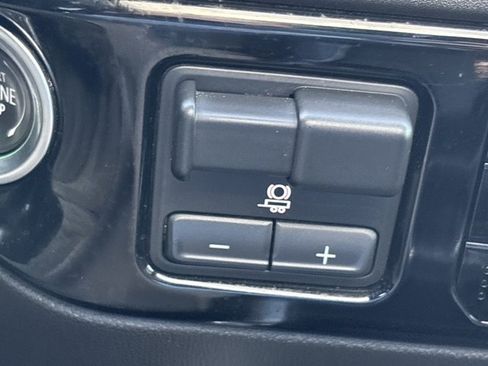 Used 2024 Chevrolet Silverado 3500 High Country w/ High Country Premium Package image 37