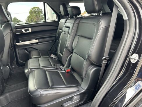 Certified 2022 Ford Explorer XLT w/ Equipment Group 202A image 11