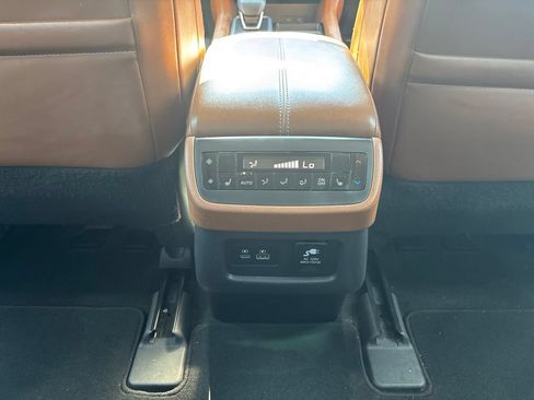 Used 2022 Nissan Pathfinder Platinum w/ Cargo Package AWD/4WD image 44