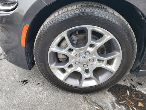 Used 2017 Dodge Charger SE w/ Popular Equipment Group image 8