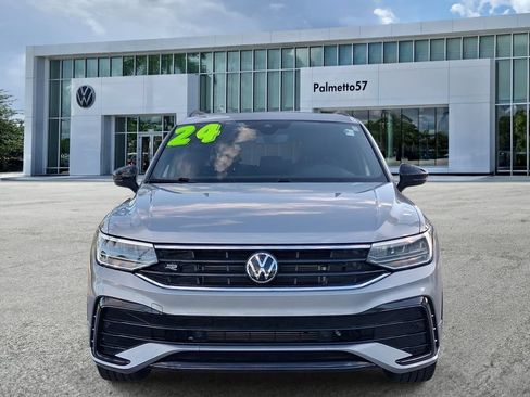 Used 2024 Volkswagen Tiguan SE R-Line FWD image 2