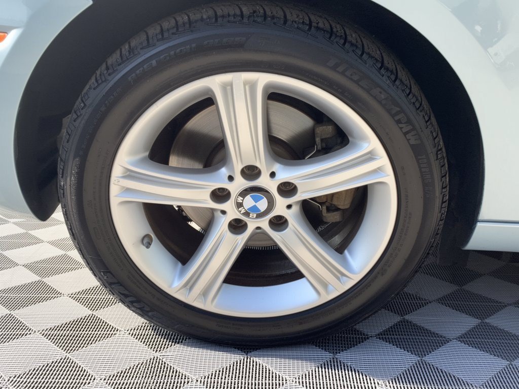 Used 2014 BMW 320i Sedan RWD image 13