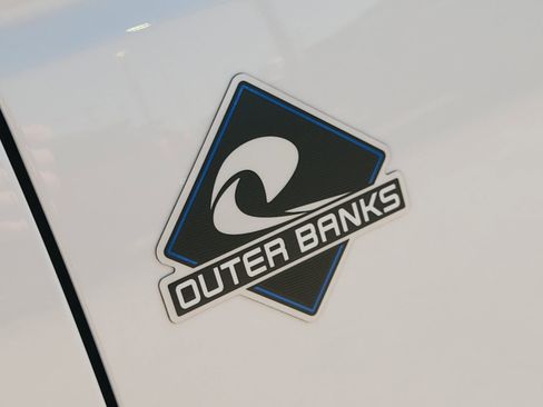 Used 2025 Ford Bronco Outer Banks AWD/4WD image 13