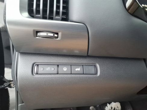 New 2026 Nissan Pathfinder SL image 18