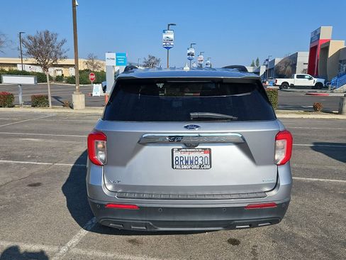 Used 2020 Ford Explorer XLT image 7