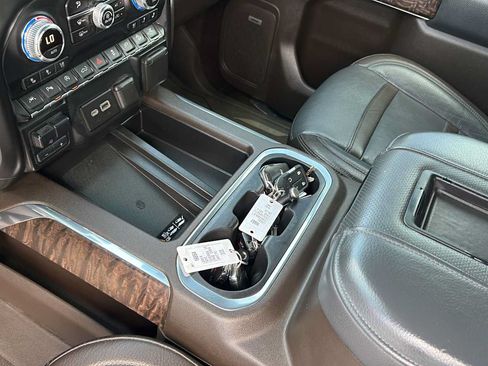 Used 2019 GMC Sierra 1500 Denali w/ Denali Ultimate Package AWD/4WD image 14