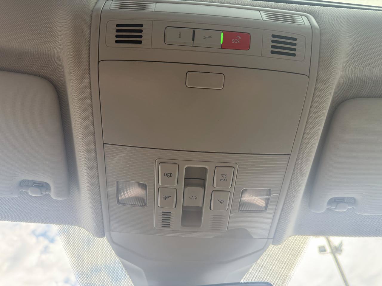 Used 2025 Volkswagen Jetta SE FWD image 25