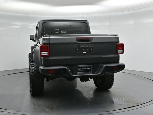 Used 2023 Jeep Gladiator Sport AWD/4WD image 21