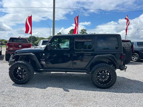 Used 2019 Jeep Wrangler Unlimited Sahara AWD/4WD image 19