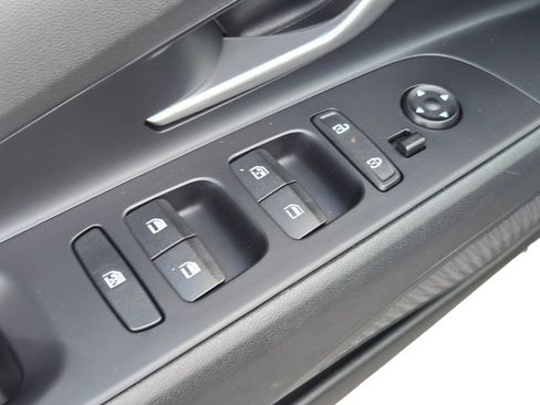 Used 2025 Hyundai Elantra SEL FWD image 15