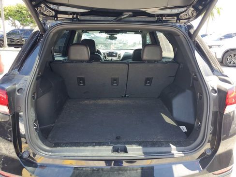 Used 2022 Chevrolet Equinox RS w/ RS Leather Package image 12