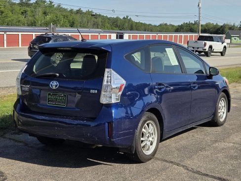 Used 2014 Toyota Prius V image 4