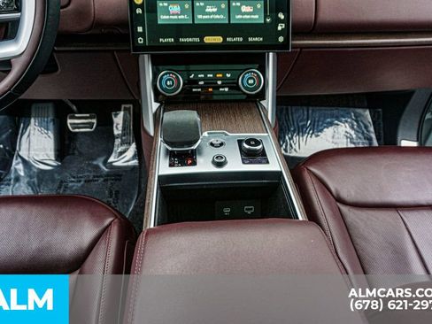 Used 2023 Land Rover Range Rover SE image 40