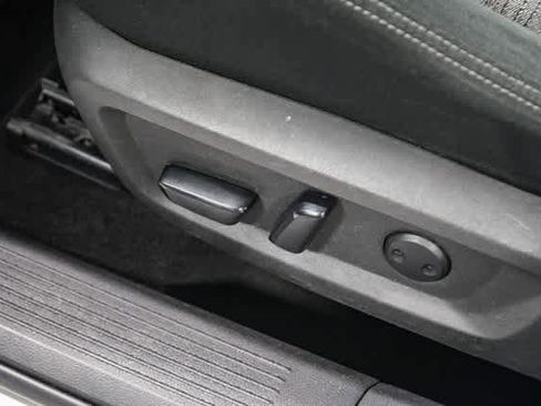 Used 2021 Nissan Rogue SV image 22