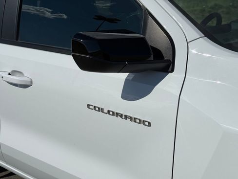 Used 2023 Chevrolet Colorado Z71 w/ Z71 Convenience Package 2 AWD/4WD image 17