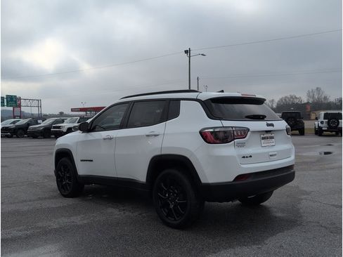 New 2026 Jeep Compass Latitude image 3