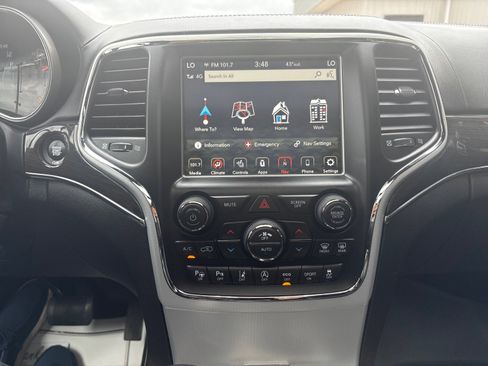 Used 2018 Jeep Grand Cherokee Overland image 21