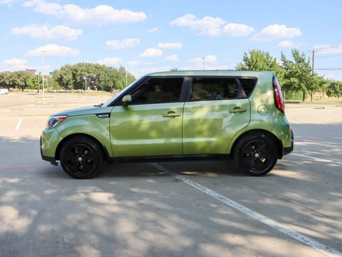 Used 2016 Kia Soul FWD image 4