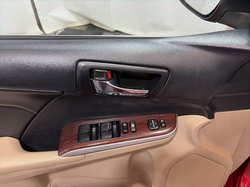 Used 2014 Toyota Camry XLE w/ Leather Package FWD image 24
