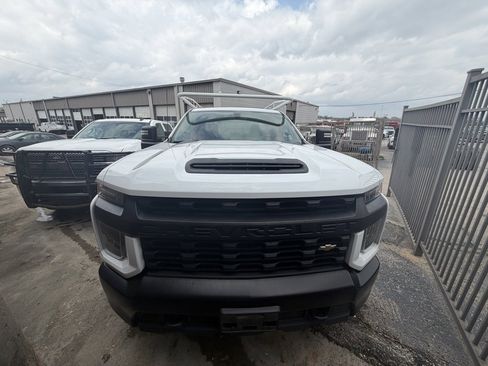 Used 2021 Chevrolet Silverado 2500 W/T w/ WT Fleet Convenience Package image 4