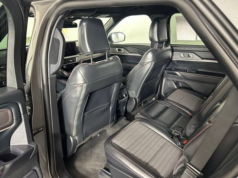 Used 2025 Ford Explorer ST-Line w/ ST-Line Street Pack AWD/4WD image 14
