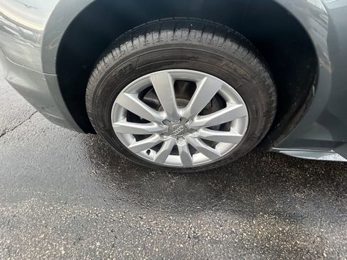 Used 2015 Audi A4 2.0T Premium image 11