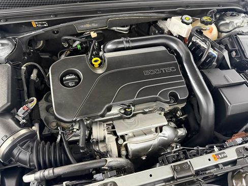 Used 2025 Chevrolet Malibu RS FWD image 34