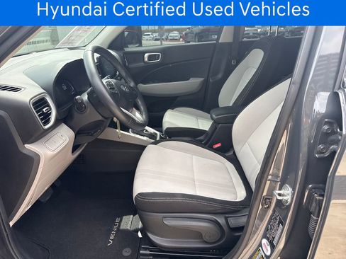 Certified 2023 Hyundai Venue SEL FWD image 11