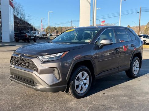 Used 2024 Toyota RAV4 LE image 10