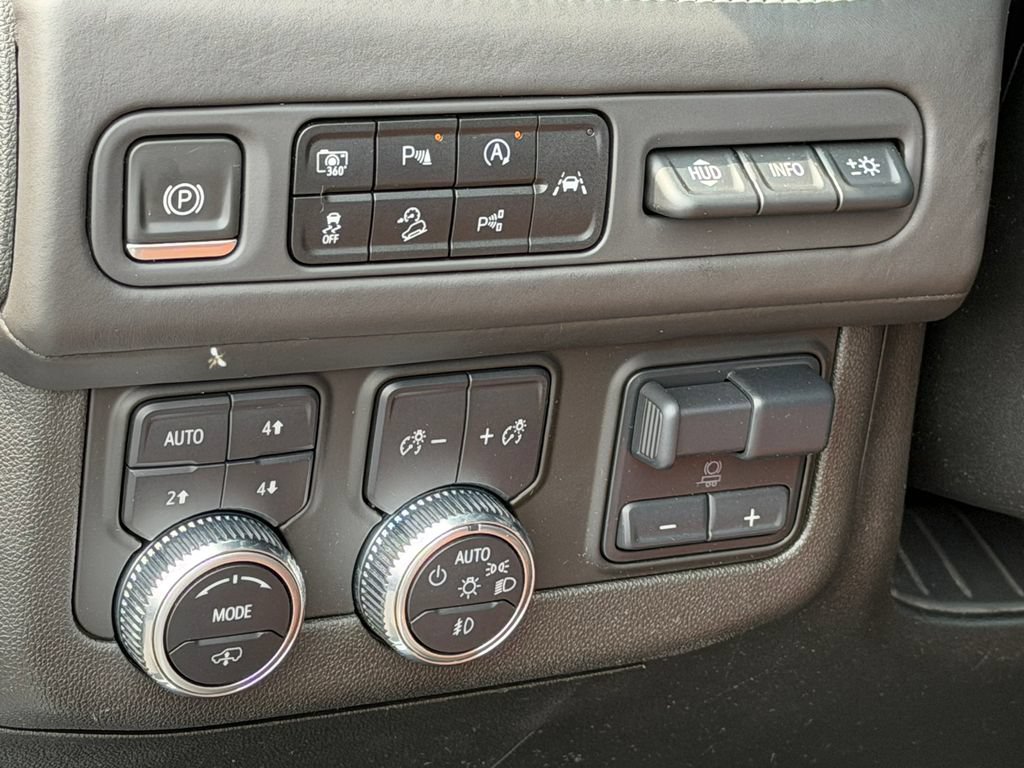 Certified 2023 GMC Yukon Denali Ultimate AWD/4WD image 43