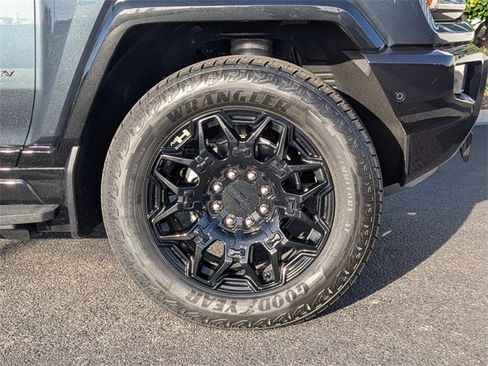 New 2025 GMC Hummer EV 2X image 11