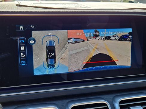 New 2026 Mercedes-Benz GLS 580 4MATIC image 18