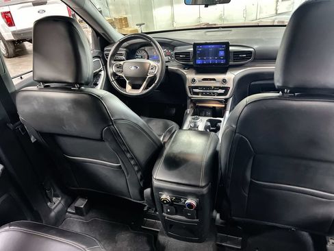 Certified 2022 Ford Explorer XLT w/ Equipment Group 202A AWD/4WD image 20