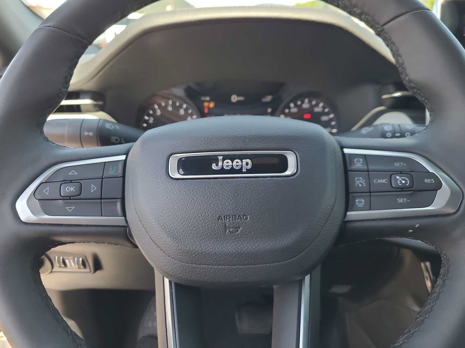 Used 2025 Jeep Compass Limited AWD/4WD image 23