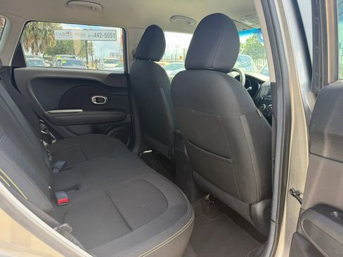 Used 2015 Kia Soul + FWD image 12