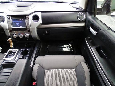 Used 2017 Toyota Tundra SR5 AWD/4WD image 29