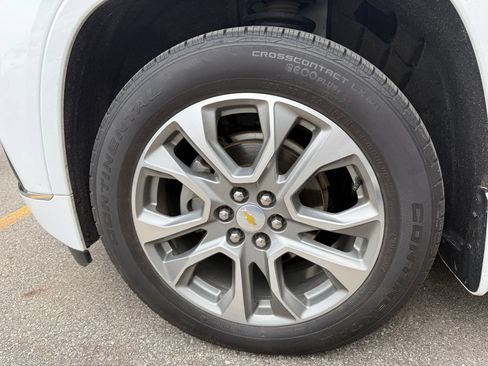 Used 2020 Chevrolet Traverse Premier w/ LPO, Floor Liner Package FWD image 7
