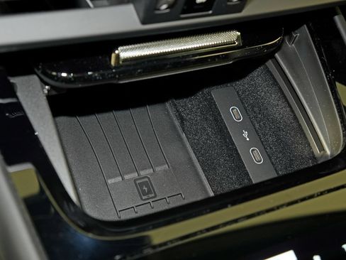 New 2026 Porsche Cayenne GTS AWD/4WD image 34