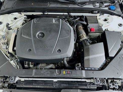 Used 2020 Volvo S60 T6 Momentum image 31
