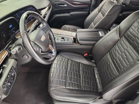 Used 2024 Cadillac Escalade Sport Platinum w/ LPO, ONYX Package AWD/4WD image 13
